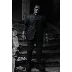 Figura Ultimate Frankenstein Monster Black and White Universal Monsters 18cm