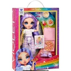 MUÑECA VIOLET RAINBOW HIG JUNIOR HIGH FIESTA DE PIJAMAS CON ACCESORIOS 22 CM