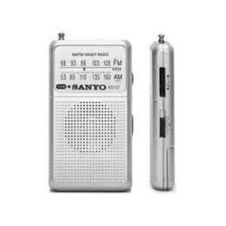 RADIO PORTATIL ALTAVOZ AM/FM PLATA SANYO KS107