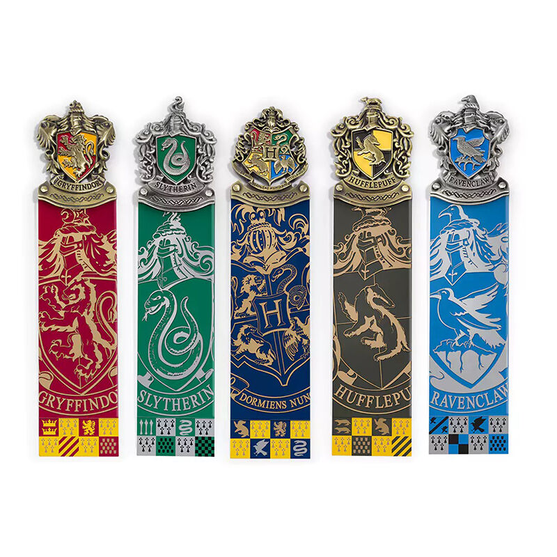 Marcapáginas Set de 5 Escudos casas Hogwarts Dimensiones:25 x23 cm. 144 gr