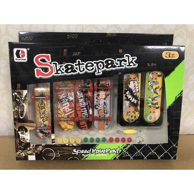 SKATEPARK SET 4 MONOPATINES M�S 2 TABLAS CON ACCESORIOS